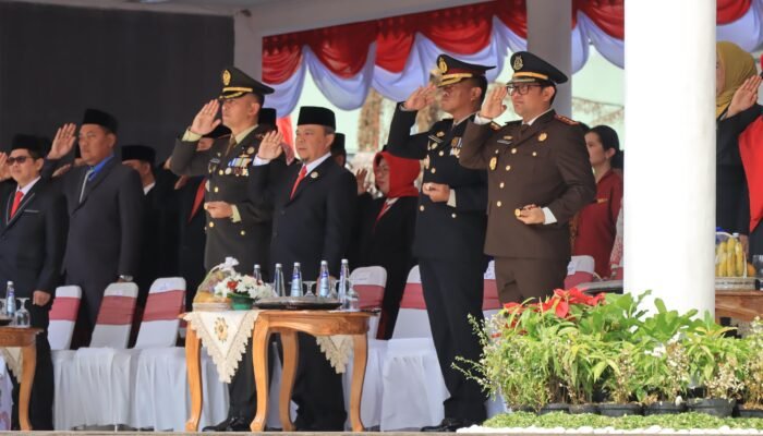 HUT RI Ke-79, Forkopimda Kota Bekasi Gelar Upacara Bendera di Alun- Alun M. Hasibuan