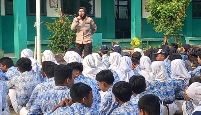 Cegah Kenakalan Remaja, Polsek Rawalumbu Gelar Penyuluhan Bahaya Narkoba di SMPN 41 Bekasi