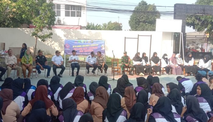 Peduli Masa Depan Pelajar, Babinsa Jatibening Baru Bersama Tiga Pilar Sosialisasi Anti Tawuran dan Narkoba