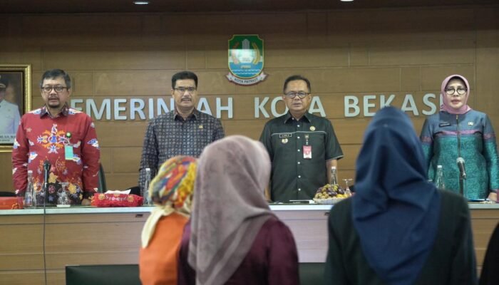 Pj. Wali Kota Bekasi Sambut Kunker Komisi IX DPR RI Bahas Bulan Imunisasi Anak Usia Sekolah 