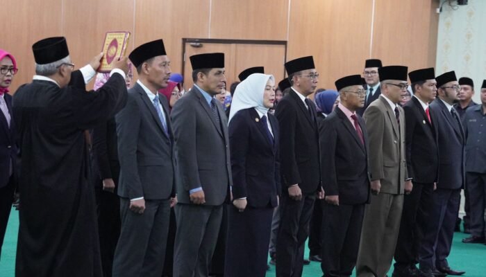 Pj. Wali Kota Bekasi Gani Muhamad Lantik Pejabat Eselon II dan III