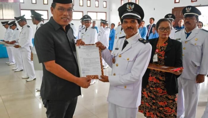 Bupati Humbahas Kukuhkan 22 Kepala Desa di Lintongnihuta