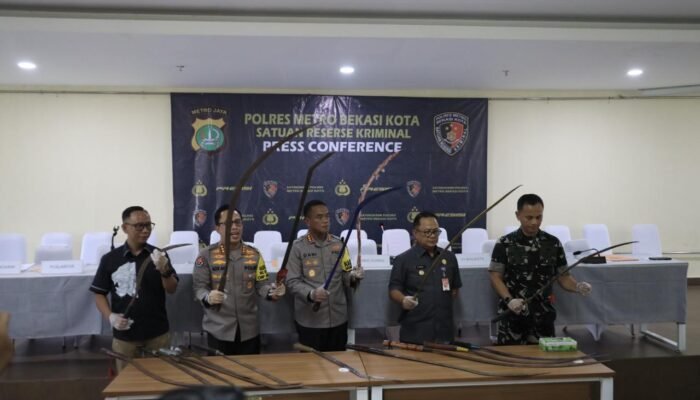 Polres Metro Bekasi dan Pj. Wali Kota Bekasi Konferensi Pers Perkembangan Investigasi 7 Mayat Di Kali Bekasi