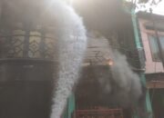 Rumah 2 Lantai Di Bekasi Utara Terbakar Disebakan Korsleting Listrik