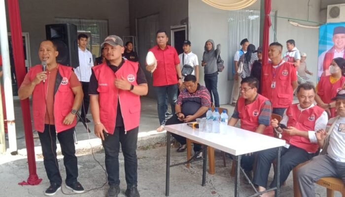Terus Bergerak, Relawan SaTAHI Gelar Tebus Murah Beras Dihadiri Harris Bobihoe