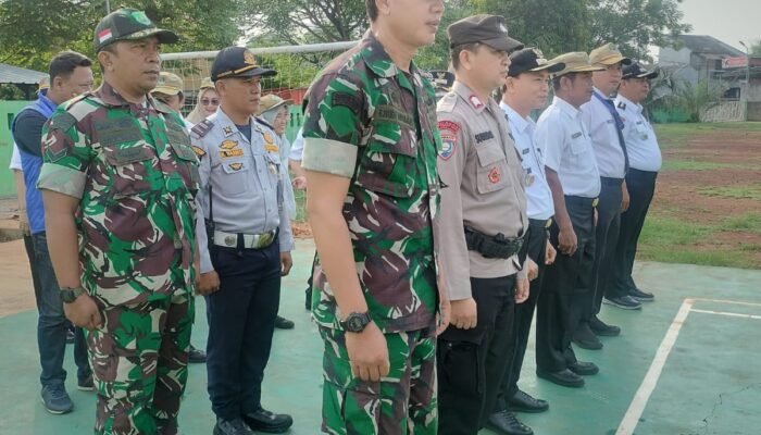 Bhabinkamtibmas dan Babinsa Hadiri Apel 3 Pilar Dukung Pilkada Damai di Bekasi Selatan