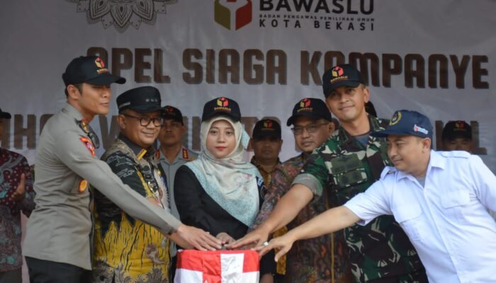 Pj Wali Kota Bekasi Pembina Apel Siaga Kampanye Pemilukada Kota Bekasi 2024