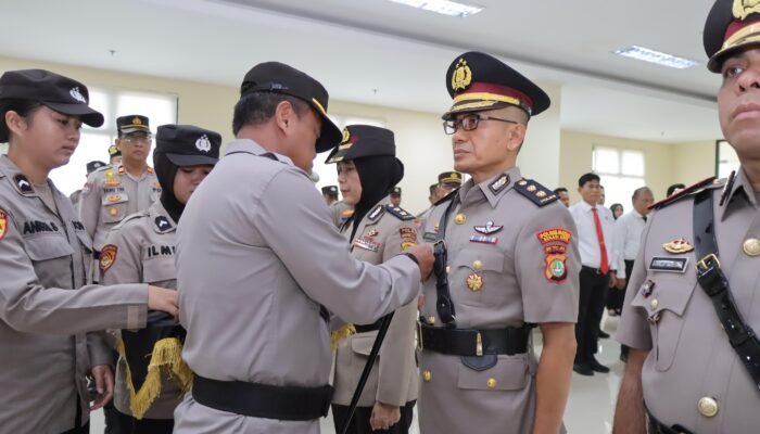 Kapolres Metro Bekasi Kota Pimpin Sertijab Pejabat Utama dan Kapolsek