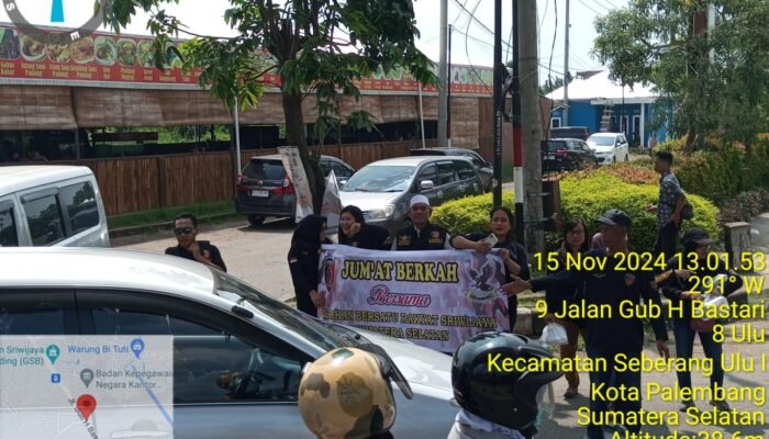 Jumat Berkah GBR Sriwijaya Berbagi Nasi Kotak untuk Warga Kurang Mampu