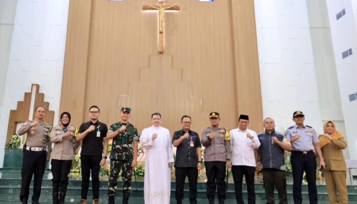 PJ Walikota Bekasi R Gani Muhammad bersama Forkopimda Lakukan Pemantauan sejumlah Gereja