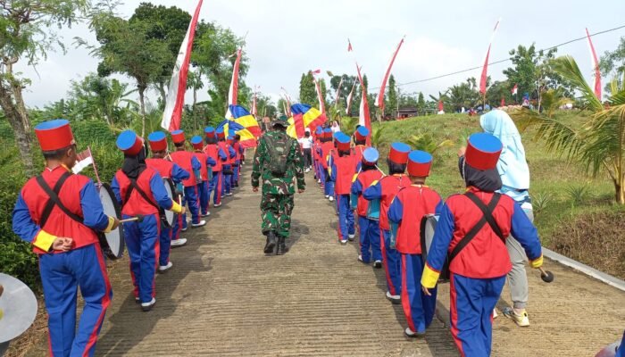 Marching Band Tambah Kemeriahan Pembukaan TMMD Reguler Di Desa Kalinanas