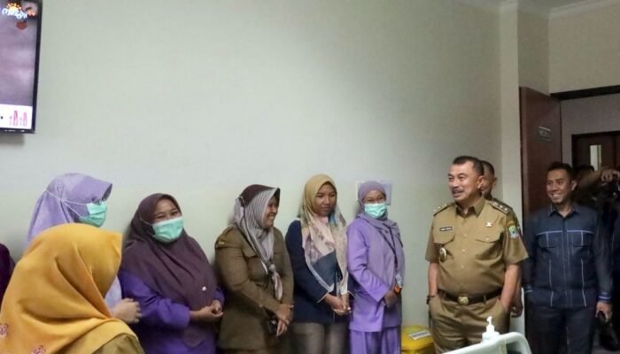 Tingkatkan Pelayanan Kesehatan, Bobihoe Sapa Jajaran Hingga Pengunjung RSUD CAM