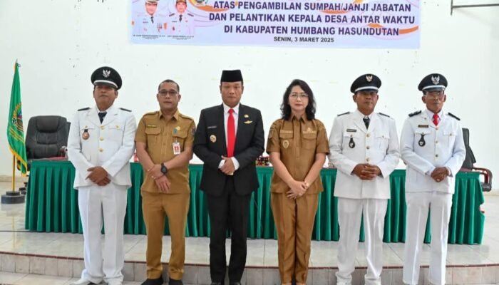 Bupati Melantik Tiga Kepala Desa PAW di Humbang Hasundutan