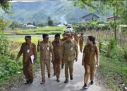 Bupati dan Wakil Bupati Humbahas Bersama OPD Tinjau Jalan Longsor di Desa Tipang