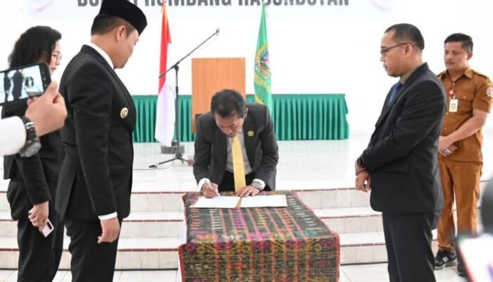 Sertijab Bupati Humbang Hasundutan, Oloan – Rebeka: Siap Bekerja sepenuh hati