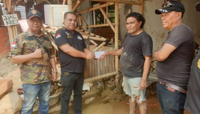 Ormas GRIB Jaya Kota Bekasi Salurkan Bantuan Ke Korban Banjir