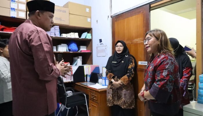 Wali Kota Bekasi Tindaklanjuti Kasus Obat Kadaluarsa di Puskesmas Rawa Tembaga