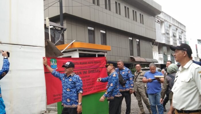 Distaru Segel Tiga Gate Parkir SNK, Usai 7 Hari Kedepan Akan Segera Dibongkar Paksa