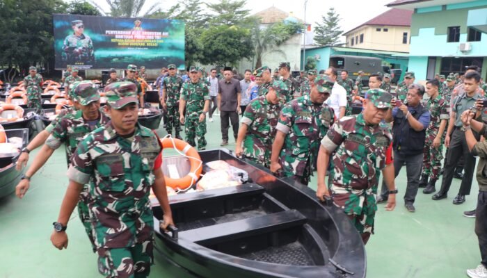 Kodim 0507/Bekasi Terima 50 Unit Alat Angkutan Air Bantuan dari Panglima TNI