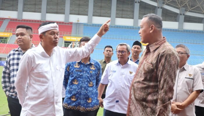 Gubernur Jabar dan Wali Kota Bekasi Hadiri Peresmian 17 Renovasi Stadion oleh Presiden RI