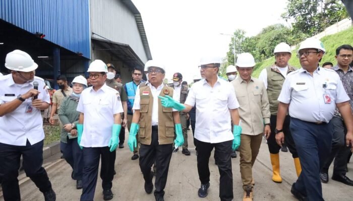 Wali Kota Bekasi Dampingi Menteri dan Gubernur DKI Bahas Solusi Sampah dan Banjir