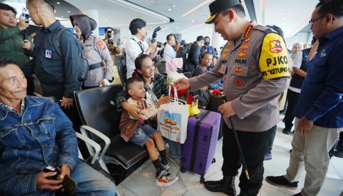 Tinjau Pelabuhan Merak, Kapolri Sebut Terjadi Penguraian Kepadatan Imbas Kebijakan Diskon Tiket dan WFA