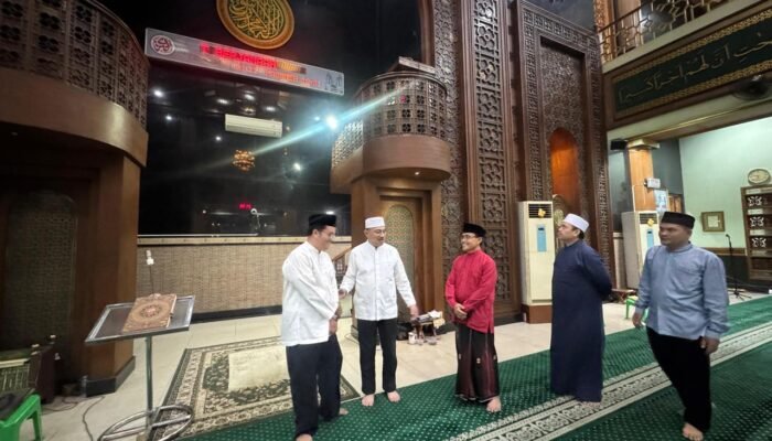 Malam Takbiran Wawali Harris Bobihoe Tinjau Persiapan Solat Idul Fitri Di Masjid Al Barkah