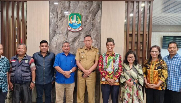 Ketua Umum PGIS Kota Bekasi Jelaskan Program ke-Umatan Saat Silaturahmi Dengan Walikota