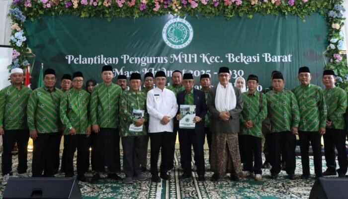 Pelantikan MUI Bekasi Barat, Wawali Harris Bobihoe Apresiasi MUI Turut Membangun Kota Bekasi