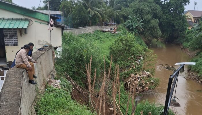 DBMSDA Kota Bekasi Lakukan Penanganan Tanggul Yang Rawan Jebol di PGP Jatirasa