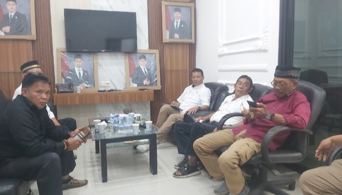 Forum Masyarakat Bekasi Menangis Datangi Kantor DPRD Kabupaten Bekasi