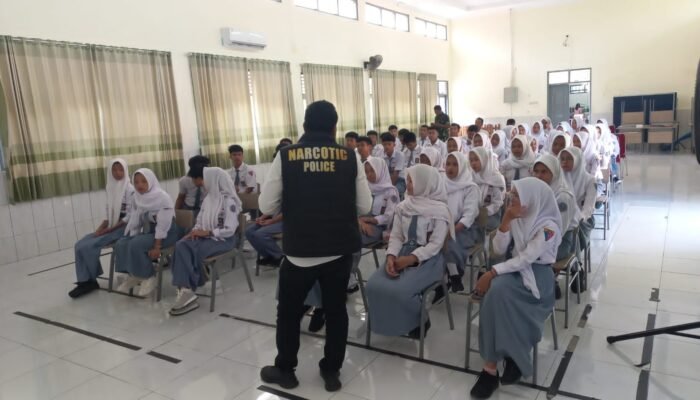Satgas TMMD Sosialisasikan Bahaya Narkoba dan Pernikahan Dini