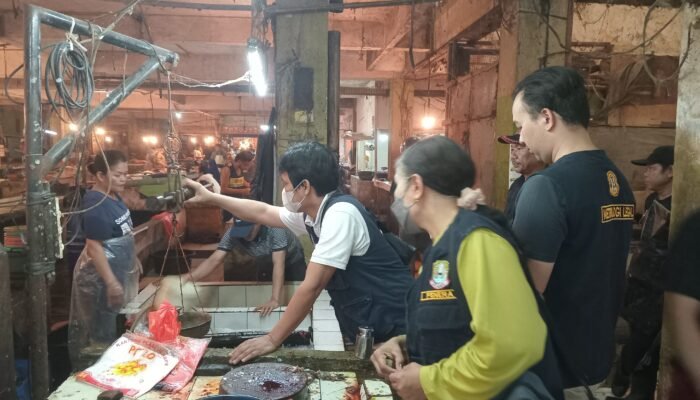 Dinas Perdagangan dan Perindustrian Kota Bekasi Laksanakan Tera Ulang di Pasar Baru Kota Bekasi