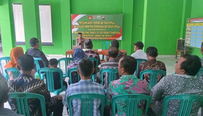 Tingkatkan Kesadaran Masyarakat TMMD Juga Sosialisasikan Hukum