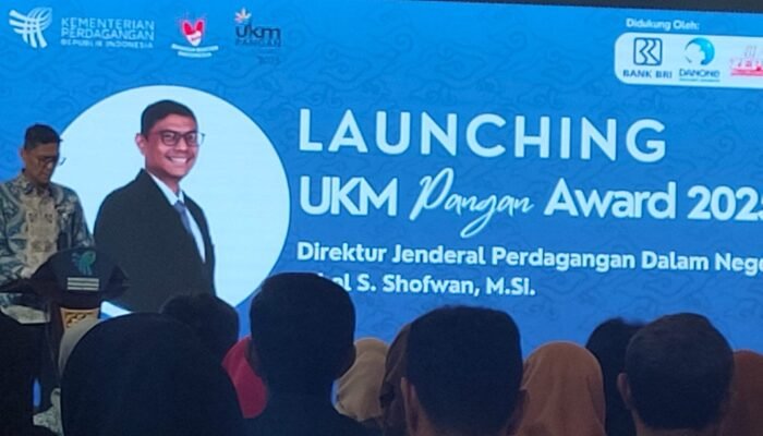 Kepala Dinas Perdagangan Dan Perindustrian Kota Bekasi Hadiri Launching UKM Award