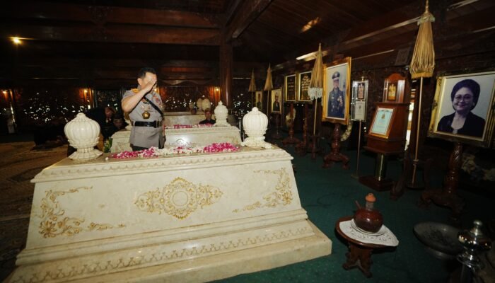 Setelah BJ Habibie-Soeharto, Kapolri akan Ziarah ke Makam Gusdur-Bung Karno Besok
