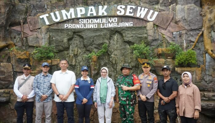 Kunjungi Tumpak Sewu, Wamenparekraf Ni Luh Puspa Terkesima dengan Keindahan Alam Lumajang