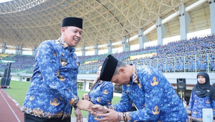 Wali Kota Lantik 7.969 PPPK, Kepala BKN: Kota Bekasi Paling Cepat dan Terbanyak di Indonesia