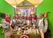 Puncak HUT ke-45 Dekranas, Ketua Kota Bekasi Kenalkan Produk Hasil Kerajinan Kota Bekasi