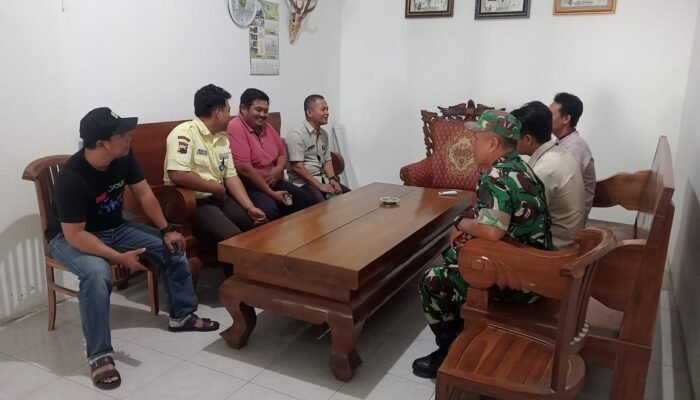 Babinsa dan Bhabinkamtibmas Evakuasi Pasien ODGJ, Wujud Kepedulian dan Sinergi di Andong