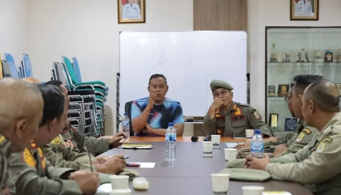 Sidak ke Kantor Satpol PP, Wali Kota Bekasi Ingatkan Pentingnya Tertibkan Bangunan Liar Secara Humanis